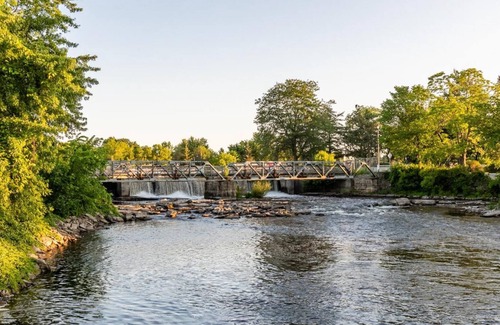 Smiths Falls Apartment | Rideau 2Br Signature Apartment Free Parking 2