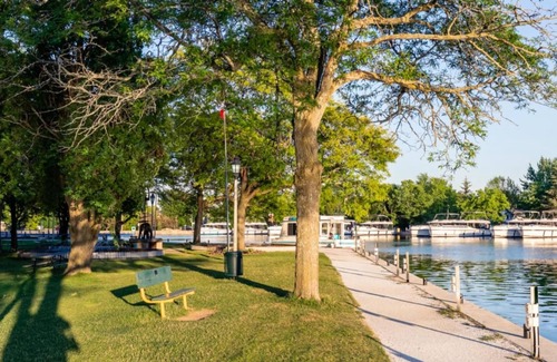 Smiths Falls Apartment | Rideau 2Br Signature Apartment Free Parking 2