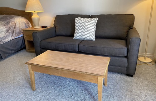 Ottawa Division Hotel | Rideau Heights Inn