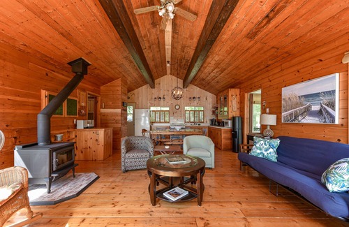 Portland Ski Chalet | Rideau Pines - Big Rideau Lake