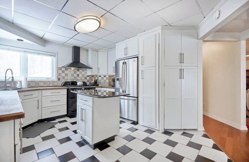 Oxford Station Cottage | Rideau River Retreat - Waterfront Home