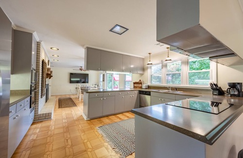 Clarkesville House | Riders Base, Hot Tub, Privacy, Pool Table, Firepit, Huge yard, 14 miles to Helen