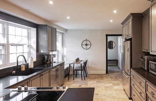 Saint Basile le Grand House | Riders' House, Jacuzzi & Stables