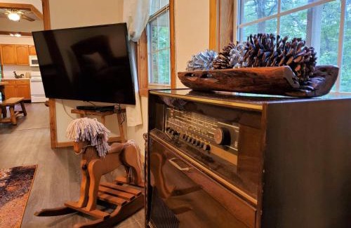 Helen House | Ridge Retreat at Hearthstone Cabins and Camping - Pet Friendly