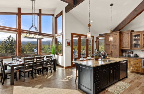 Nederland House | Ridge View Retreat - Panoramic Views and Hot Tub