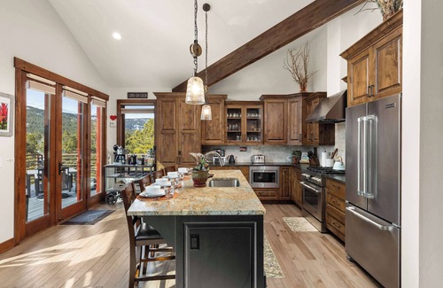 Nederland House | Ridge View Retreat - Panoramic Views and Hot Tub