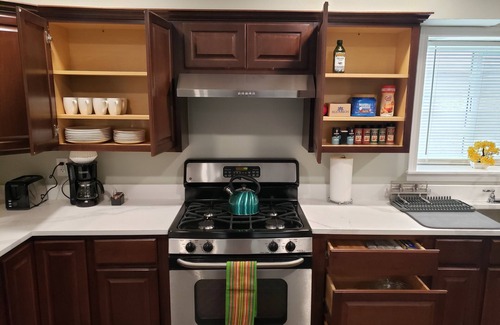 Berwyn Apartment | Ridgeland Retreat/Street level Apt easy access