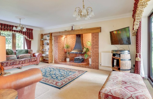 Langstone House | Ridgemont Escape - Sauna & Luxe Comfort