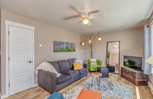 The Ridges Apartment | Ridges Retreat - Cozy home with Patio & Garage, Free Wifi & Pets Welcome