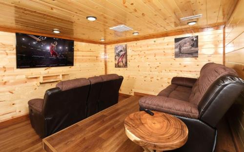 Caton Villa | Ridgeview Splash