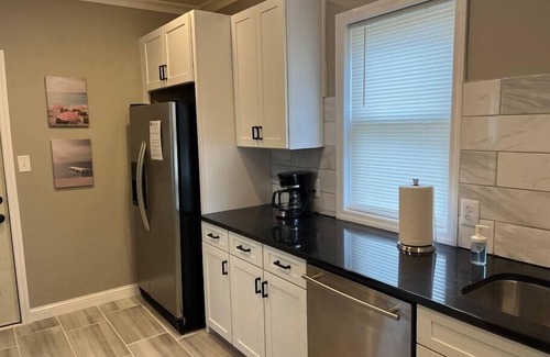 Norwood House | Ridgeway, 2 Bedroom House near Xavier, Downtown