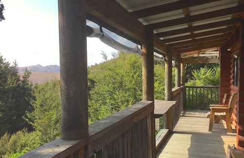 Mt Lyford House | Ridgeway log cabin, quiet and secluded getaway ideal for a family.