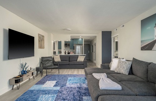 LoDo Apartment | Ridiculous 16 Shower Heads-Private Steam Room Insane Mtn. Views! 21 floors up!