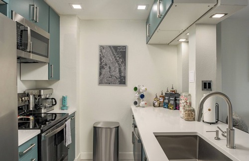 LoDo Apartment | Ridiculous 16 Shower Heads-Private Steam Room Insane Mtn. Views! 21 floors up!