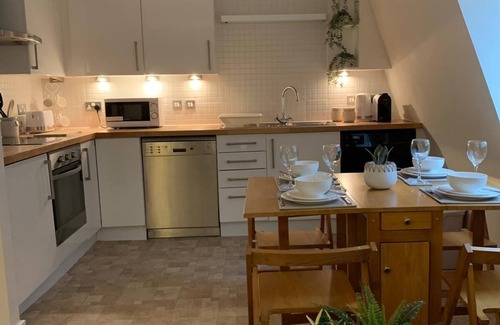 Canterbury Apartment | Riding Gate Apartment