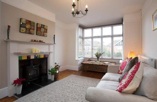 Glastonbury House | Rie's Retreat - The Whole House