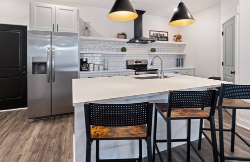 Pineville House | Right at Home - ASR - Multiple Adj. Units Available