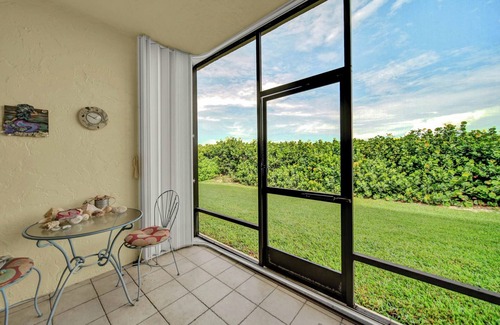 Hutchinson Island South Condo | Right Direction Rentals Cozy 2-bedroom condo in Jensen Beach