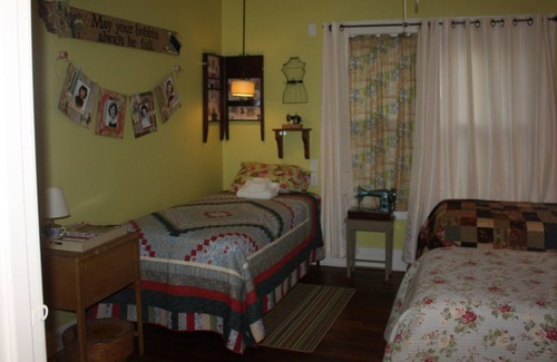 Huntsville House | Right in the middle of town, charming 1930's brick home.
