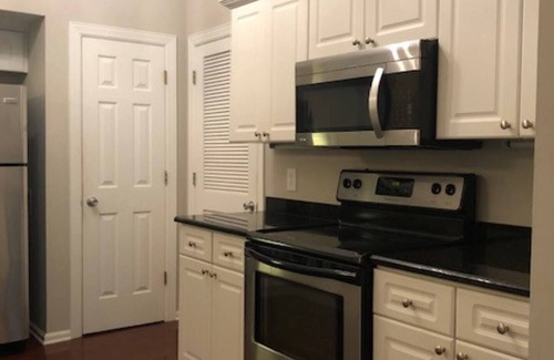 Bellevue Condo | RIGHT NEXT TO INTERSTATES 2 BED/2 BATH PEACEFUL/SAFE NEIGHBORHOOD