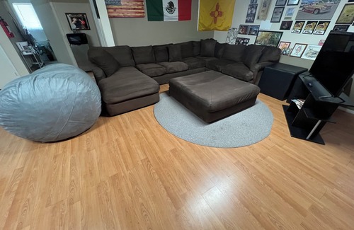 Los Lunas House | right off I-25 freeway