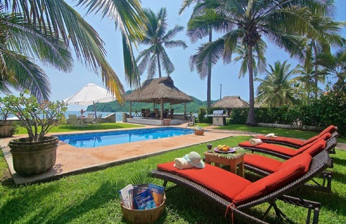Manzanillo House | Right on beautiful sandy beach in gated community