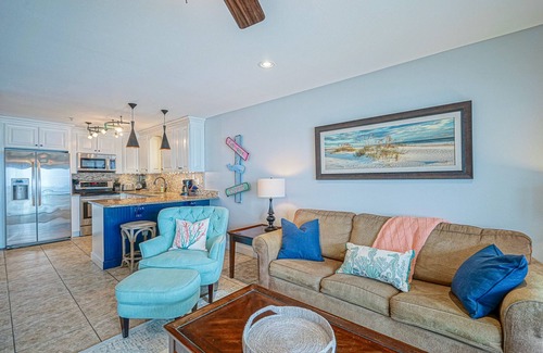 Seagrove Beach Condo | Right on the Beach ~ An Emerald Oasis ~ Pool ~ 1BR 1BA ~ King & Bunks