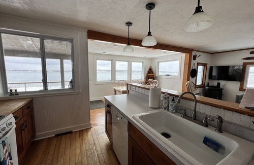 Suttons Bay Cottage | Right on the Lake Michigan - walk to town and across from TART trail