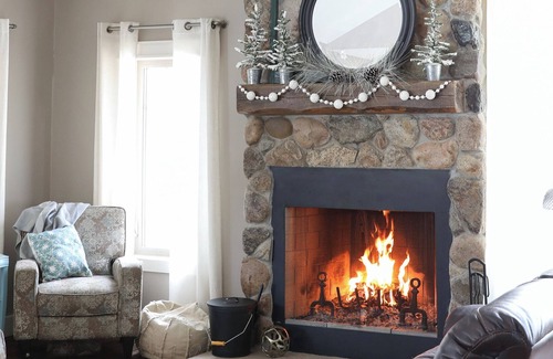 Carver County House | Right out of a Hallmark movie it is a perfect get away from it all!