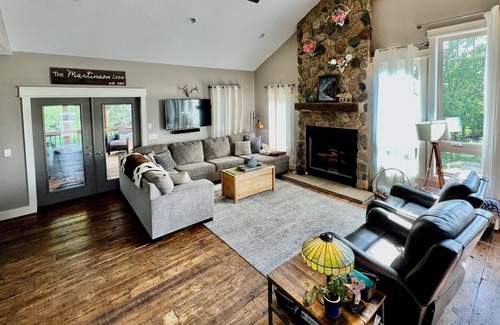 Carver County House | Right out of a Hallmark movie it is a perfect get away from it all!