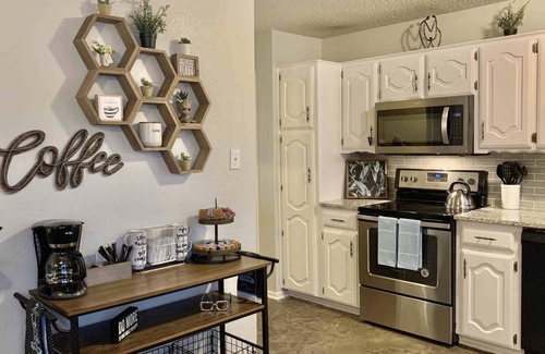 Elmo House | Right outside Canton and 5 minutes to TRADE DAYS!
