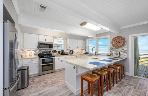 Jamaica Beach House | RightOnTheBeachVR: FRONT ROW Jamaica Beach 5BR 3bath, Stunning Views, Huge Decks