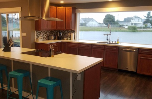 Ferndale House | Rikki. Beautiful lake house.