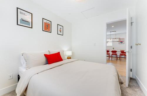 Knight House | Riley Park-Modern 4 Bedroom Home, Central location