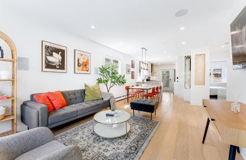 Knight House | Riley Park-Modern 4 Bedroom Home, Central location