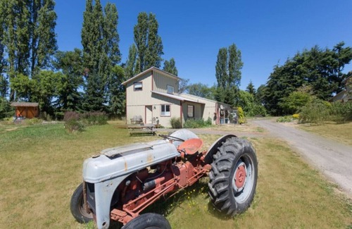 Sequim House | Riley`s Farmette - A Peaceful Countryside Retreat