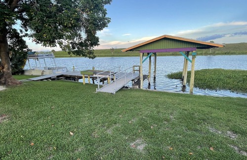 Buckhead Ridge Cottage | Rim Canal Cottage - Access to Fishing, Just off Lake Okeechobee! by RedAwning