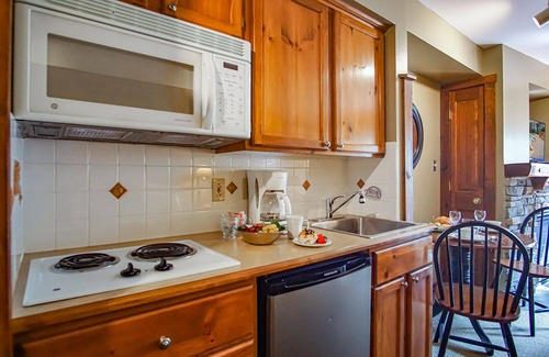 Snowshoe Condo | Rimfire 258 Studio - Access to Slope Cozy One Bed and Sofa Sleeper