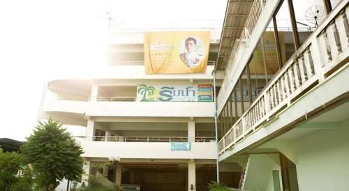 Phra Pradaeng Hotel | Rimnam Hotel Suk Sawat 70
