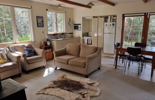 St. Arnaud Cottage | Rimu Lodge, a Cosy Cottage in St Arnaud, Lake Rotoiti, Nelson Lakes NP