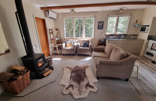 St. Arnaud Cottage | Rimu Lodge, a Cosy Cottage in St Arnaud, Lake Rotoiti, Nelson Lakes NP