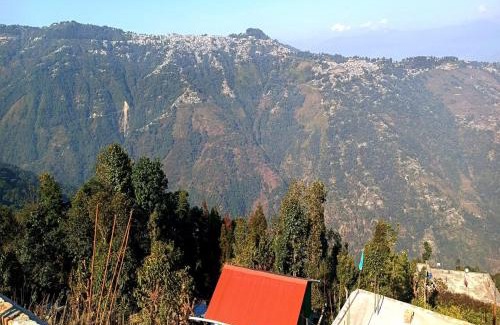 Lebong and Mineral Spring Tea Garden House | Rinchen Ghising Homestay by StayApart