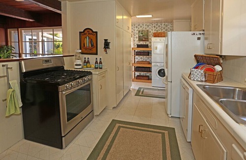 Carpinteria House | Rincon Retreat - Casual Beachfront Comfort