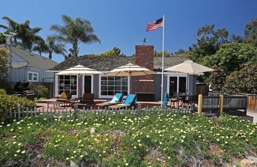 Carpinteria House | Rincon Retreat - Casual Beachfront Comfort