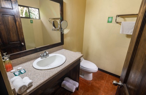 Mogote de Bagaces Cabin | Rinconcito Lodge