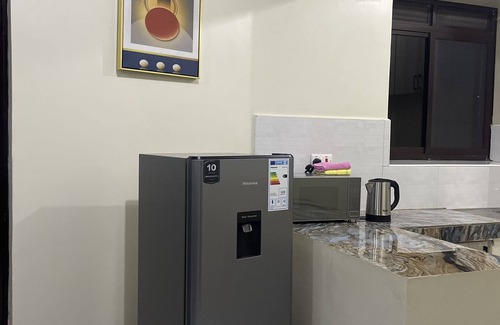 Central Kampala Apartment | Rindi Apartment with WiFi