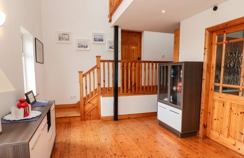 Ardagh Cottage | RINGFORT VIEW, romantic in Newcastle West, County Limerick