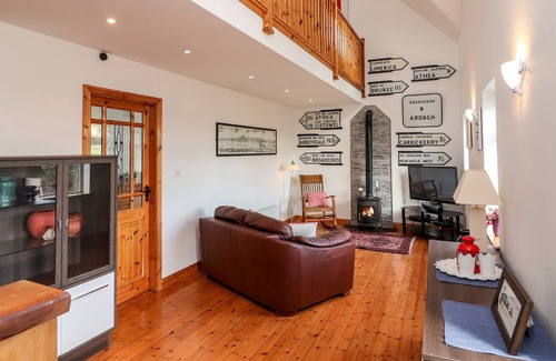 Ardagh Cottage | RINGFORT VIEW, romantic in Newcastle West, County Limerick