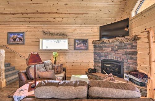 Del Norte House | Rio Grande National Forest Cabin Views and Hot Tub