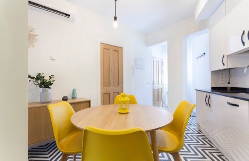 Almendrales Apartment | Rio Plaza II apartment in Madrid
